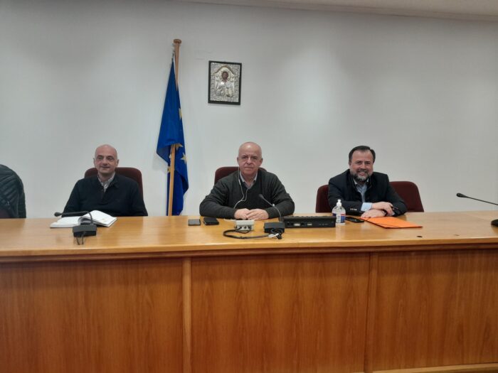 Συζήτηση των 2 προέδρων ΤΕΕ και του Δημάρχου για τον δρόμο Αγρίνιο-Καρπενήσι