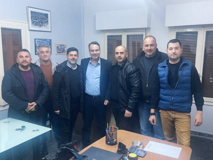 Κατάθεση προτάσεων στον Θανάση Παπαθανάση από το Σωματείο Ραδιοταξί Αγρινίου