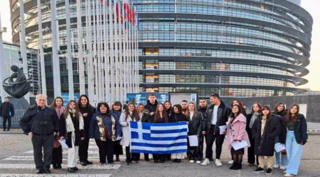 Μαθητές του 1ου και του 5ου ΓΕ.Λ. Αγρινίου στο Πρόγραμμα «Euroscola» (Photos)