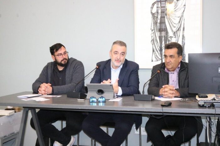 Αγρίνιο:Πλήθος κόσμου παραβρέθηκε στην παρουσίαση του βιβλίου «Οξεία Εγγυτάτη»