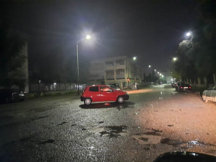 Επικό παρκάρισμα στο Αγρίνιο-άφησε το αυτοκίνητο στη μέση του δρόμου!!