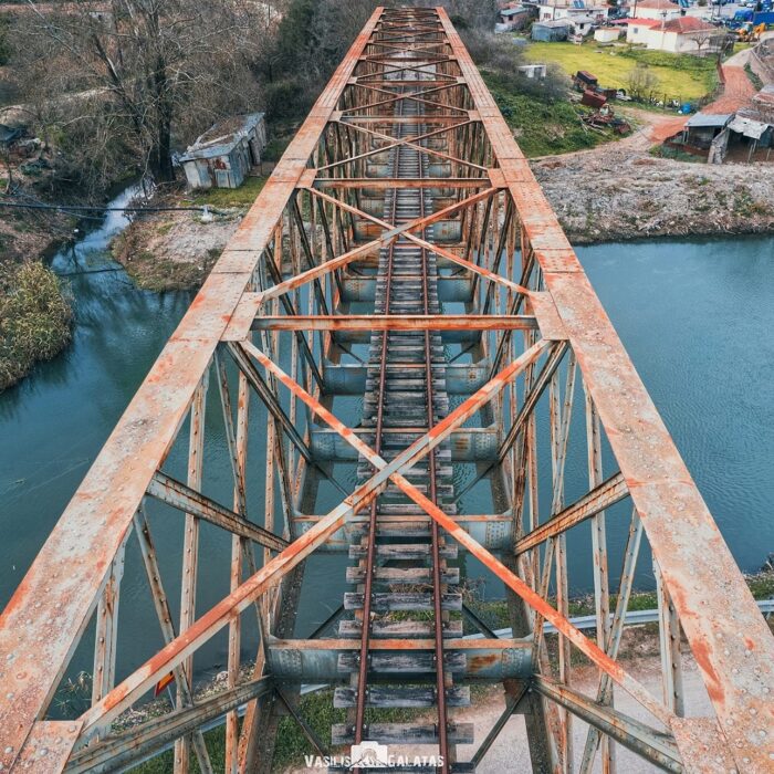 Αγγελόκαστρο:«Και αν μπορούσαν να μιλήσουν οι γραμμές του τρένου και τι δεν θα έλεγαν…»