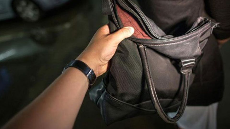 Αγρίνιο: Ρομά μπούκαραν από παράθυρο σε οικία και έκλεψαν αντικείμενα και λεφτά