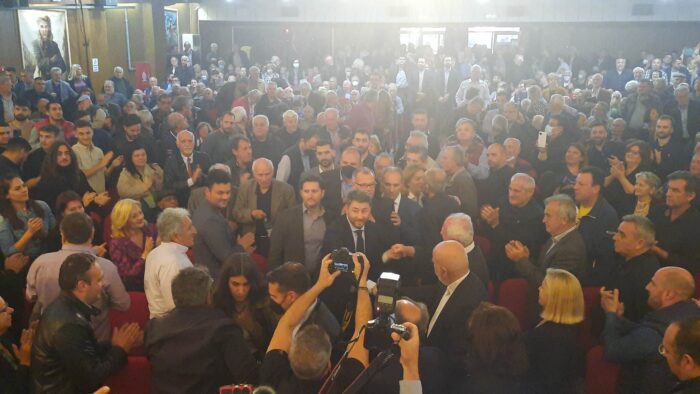 Θερμή υποδοχή Νίκου Ανδρουλάκη στο Αγρίνιο-live η ομιλία  (video-foto)