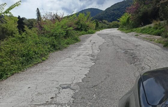 Σε τραγική κατάσταση το επαρχιακό οδικό δίκτυο Θυρίου και Μοναστηρακίου