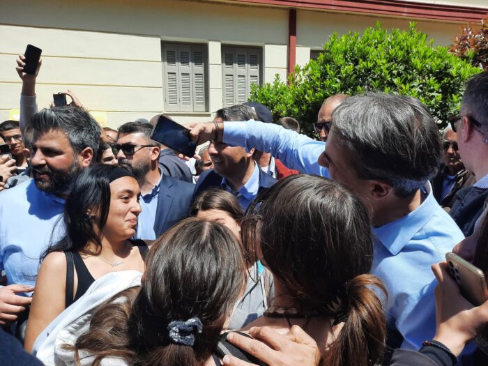 ΣΥΡΙΖΑ Αιτωλ/νίας για Μητσοτάκη: Καφεδάκι, φωτογραφίες και ξανά υποσχέσεις-Άντε γεια!