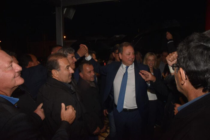 Συγκλονιστική προσέλευση του κόσμου, με πολλαπλά μηνύματα, στην ομιλία Λιβανού στο Μεσολόγγι