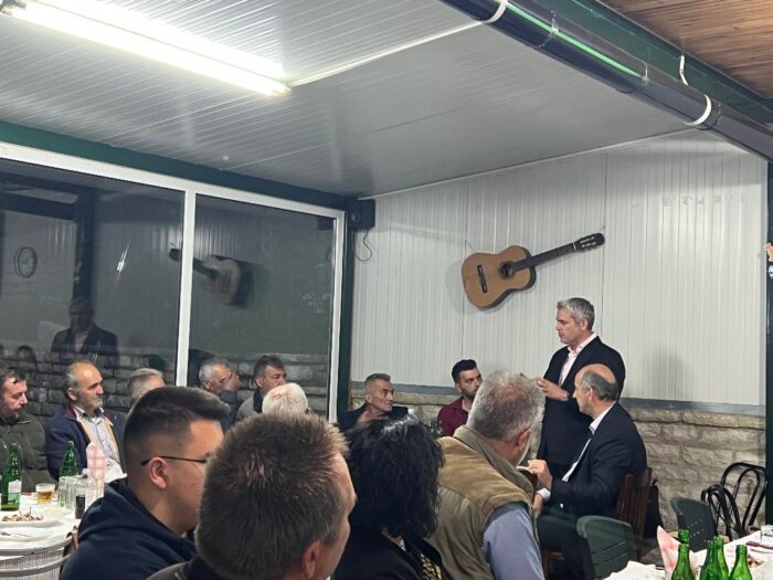 Στήριξη και εμπιστοσύνη του κόσμου στον Κώστα Καραγκούνη που συνεχίζει δυναμικά τις περιοδείες