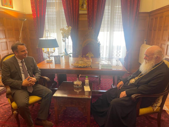 Συνάντηση του Θανάση Παπαθανάση με τον Αρχιεπίσκοπο, Ιερώνυμο