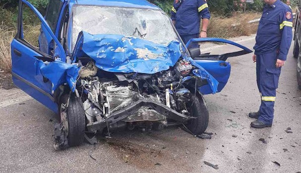 Σοβαρό τροχαίο στη Στράτο Αγρινίου-Τρεις τραυματίες η μια γυναίκα αυτοδιοικητικού