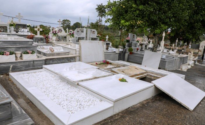 Άνοιξαν τον τάφο της μάνας τους και δεν ήταν μέσα