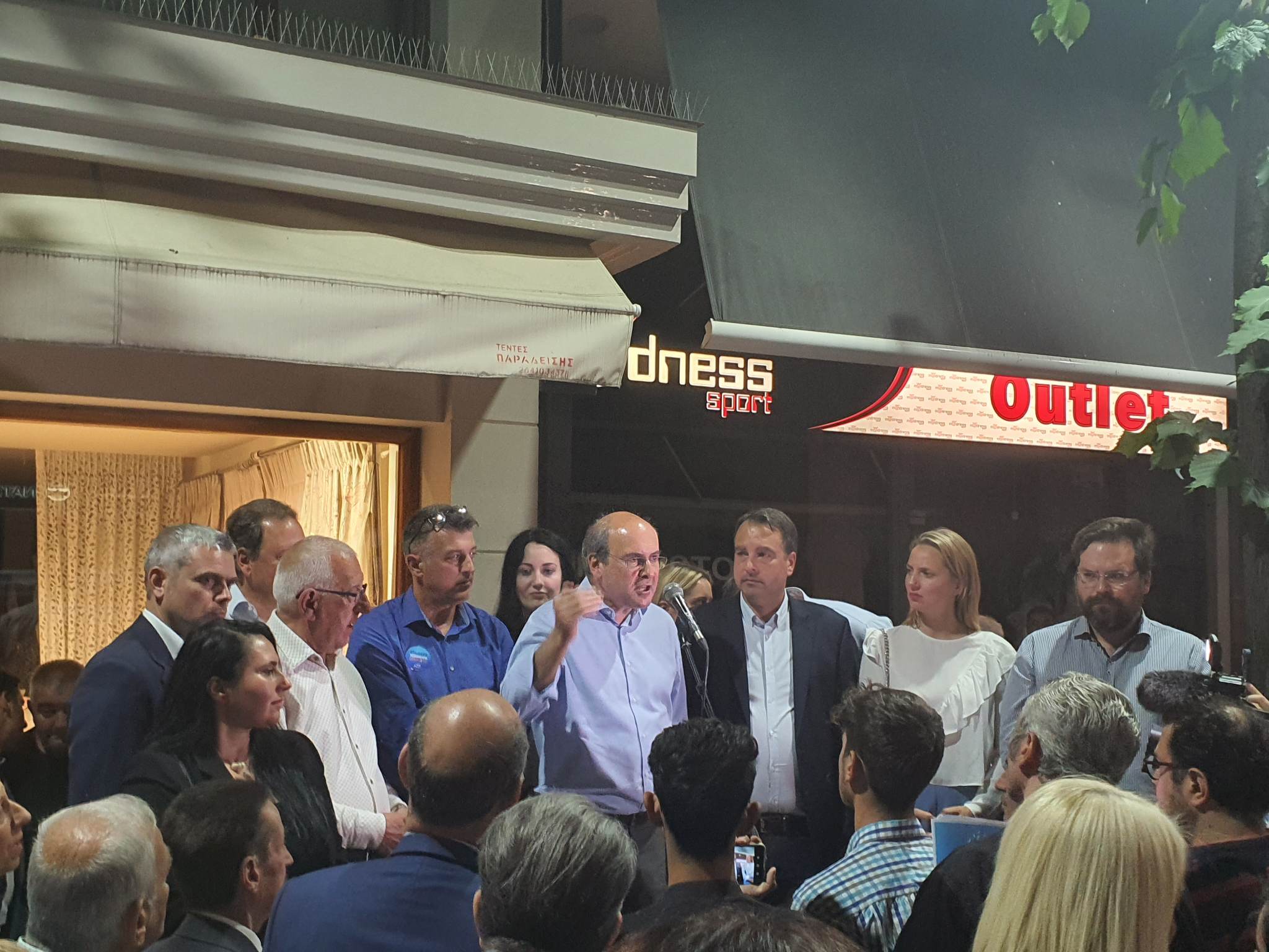 Χατζηδάκης και Κακλαμάνης στο Αγρίνιο-Συγκέντρωση στον πεζόδρομο του Δημαρχείου(βιντεο-φωτο)