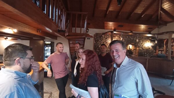 «Ψήφο στο ΠΑΣΟΚ για σοβαρή αντιπολίτευση απέναντι στη ΝΔ»  Κλιμάκια του Κινήματος σε Λεπενού, Γαλατά, Ευηνοχώρι και Τρίκορφο