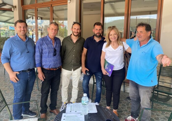 «Ψήφος στο ΠΑΣΟΚ σημαίνει μείωση του ΦΠΑ σε βασικά αγαθά»  Κλιμάκιο του Κινήματος στη Βόνιτσα