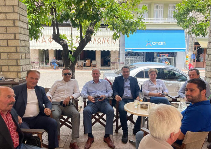 Συνάντηση του Θανάση Παπαθανάση με πολίτες στο Θέρμο