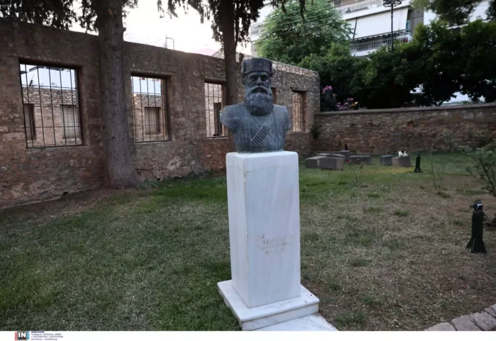Σαν σήμερα 18 Ιουνίου αυτοκτονεί ο Άρης Βελουχιώτης για να μη συλληφθεί