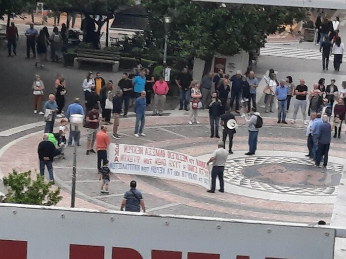 Πικετοφορία στο Αγρίνιο για το πολύνεκρο τραγικό ναυάγιο της Πύλου