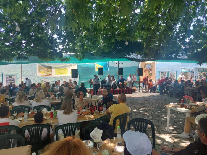 Μεγάλη συμμετοχή στη Γιορτή του τσαγιού στη Περίστα…(βιντεο-Φωτό)