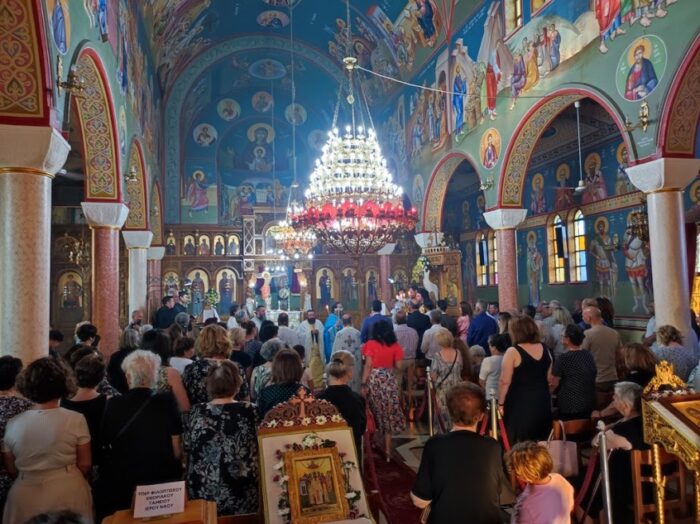 Ο πανηγυρικός Εσπερινός  στον Ιερό Ναό Αγίας Κυριακής Καστρακίου