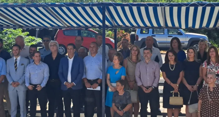 Σε κλίμα συγκίνησης στα Καλύβια το  Επίσημο Μνημόσυνο  στη μνήμη των εκτελεσθέντων