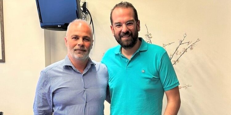 Ο Αμφιλοχιώτης Απόστολος Αυγερινός  στο συνδυασμό του Νεκτάριου Φαρμάκη