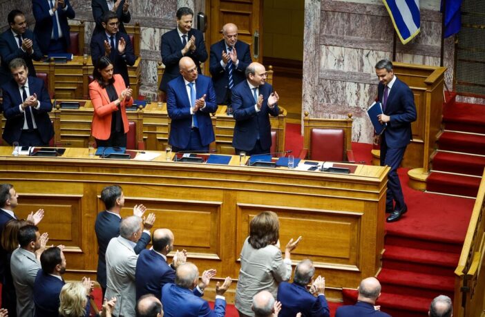 Ψήφο εμπιστοσύνης με 158 “ναι” πήρε η κυβέρνηση