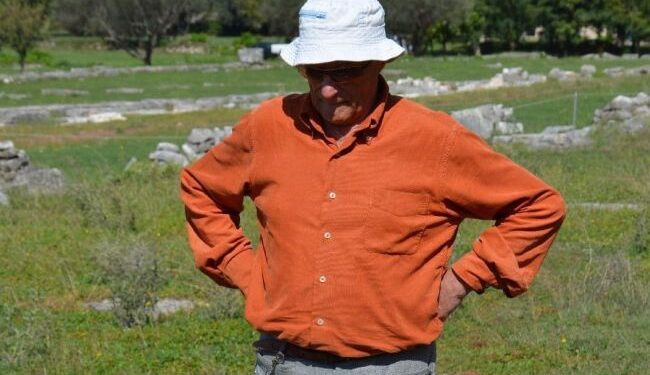 Το ύστατο χαίρε στον Καθηγητή Αρχαιολογίας και Διευθυντή της Ανασκαφής του Θέρμου Ιωάννη Παπαποστόλου