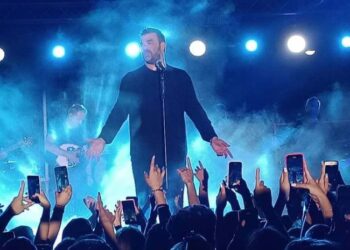 Κοσμοσυρροή στη συναυλία με τον Γιώργο Σαμπάνη στην Αμφιλοχία