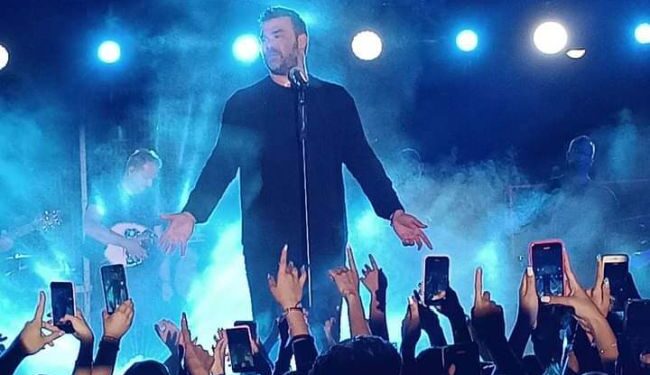 Κοσμοσυρροή στη συναυλία με τον Γιώργο Σαμπάνη στην Αμφιλοχία