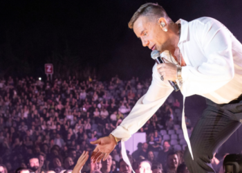 Γιώργος Μαζωνάκης: Xορεύει… πεντοζάλι και «ανάβουν» τα αίματα στην Κρήτη [Βίντεο]