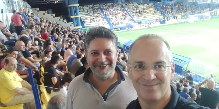 Σιγά μην έλειπε από την πρεμιέρα του Παναιτωλικού ο Νίκος Κατσακιώρης!