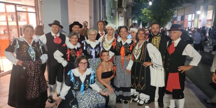 Με μουσική και χορό σε δημοτικές κοινότητες συνεχίζεται το πρόγραμμα του διεθνούς φεστιβάλ παραδοσιακών χoρών