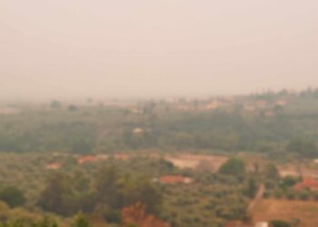 Αγρίνιο: Σύννεφο καπνού κάλυψε την πόλη/Πώς εξηγείται το φαινόμενο