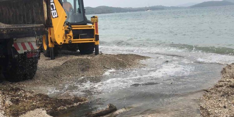 Πολλά προβλήματα σε Βόνιτσα και Πάλαιρο από το μπουρίνι/ξεκίνησαν εργασίες αποκατάστασης