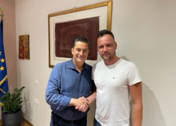 Υποψήφιος  με το Συνδυασμό «Αγρίνιο – Νέα αρχή – Τόπος να ζεις»  είναι ο Νίκος Βαμβακάς