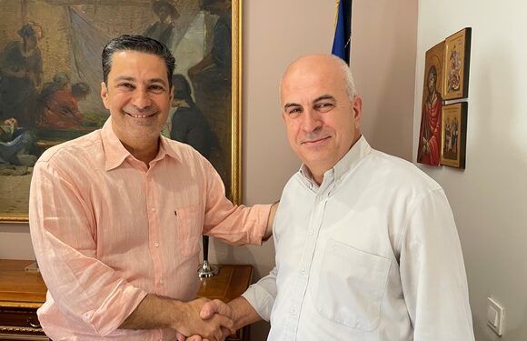 Υποψήφιος με το Συνδυασμό «Αγρίνιο – Νέα αρχή – Τόπος να ζεις»  είναι ο Νίκος Νταβράζος