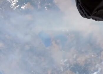 Φωτιά: Αποκαλυπτική της καταστροφής η εικόνα της Ελλάδας από το διάστημα – Γεμάτη καπνούς η χώρα