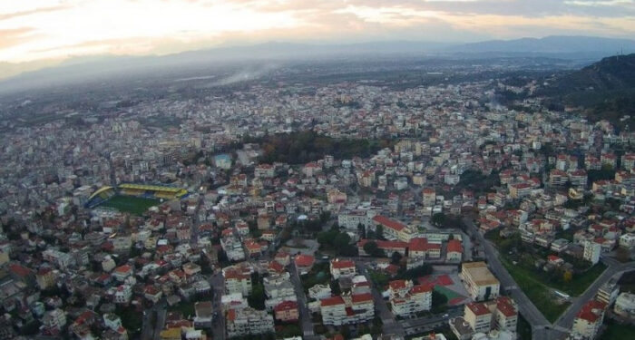 Χαίρε Δήμαρχε!!! Οι ψηφοφόροι (ταλαιπωρημένοι και μη), σε επαινούν! Επιτέλους γεμίζουμε «ομορφιά»!