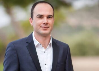 Ξεκίνησαν οι δωρεάν περιηγήσεις με σκάφη στη Λίμνη Κρεμαστών