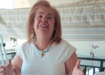 Έφη Θώδη: Τραγούδησε το “Sexbomb” και έγινε viral στο TikTok (video)