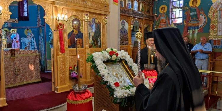 Αιτωλ/νία:Με κατάνυξη και πλήθους πιστών οι Παρακλήσεις της Παναγίας