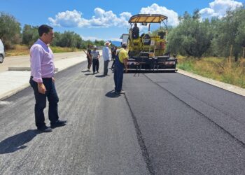 Σε εξέλιξη είναι η ασφαλτόστρωση του ποδηλατόδρομου που κατασκευάζεται στον Αγ. Ιωάννη Ρηγανά