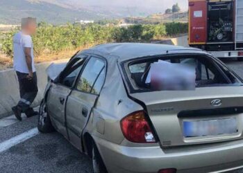 Ιόνια Οδός: Σοβαρό τροχαίο με τραυματισμό στον Κουβαρά – Απεγκλωβίστηκε οδηγός (φωτο)