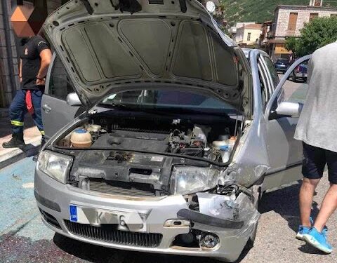 Θέρμο: Αυτοκίνητο συγκρούστηκε με λεωφορείο (φωτο)