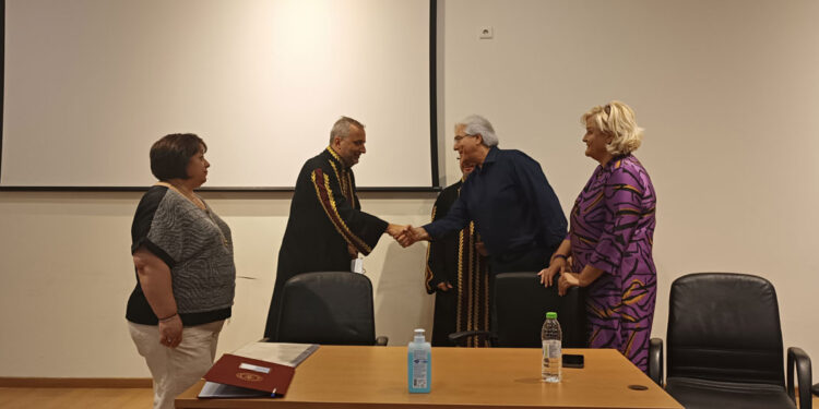 Ο υποψήφιος Δήμαρχος Αγρινίου Δ.Τραπεζιώτης στην ορκωμοσία  των φοιτητών στα Πανεπιστημιακά Τμήματα Αγρινίου