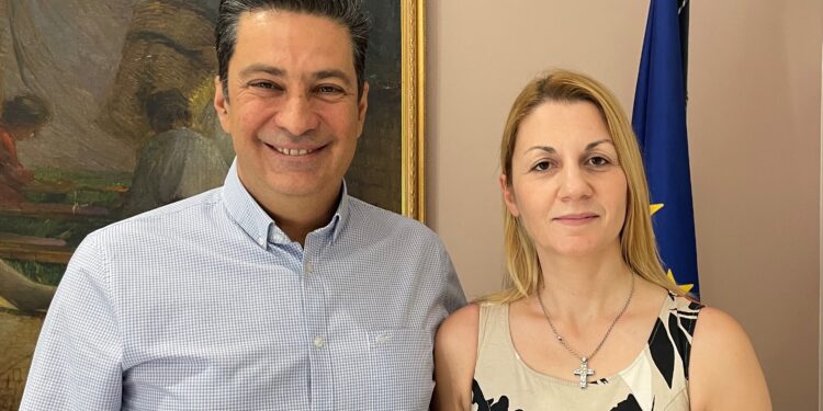 Υποψήφιες  με το Συνδυασμό «Αγρίνιο – Νέα αρχή – Τόπος να ζεις» Ελένη Βλάχου και Μαρία Σαράκη