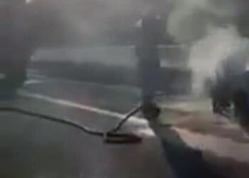 Άρπαξε φωτιά αυτοκίνητο στο Αφράτο Παραβόλας