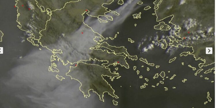 Εικόνες από δορυφόρο με το σύννεφο καπνού να κινείται προς Αιτωλ/νία