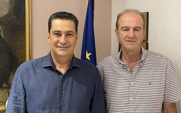 Υποψήφιοι με το Συνδυασμό «Αγρίνιο – Νέα αρχή – Τόπος να ζεις»  Tσέπας, Νταβαρίνος και Ζαφείρης