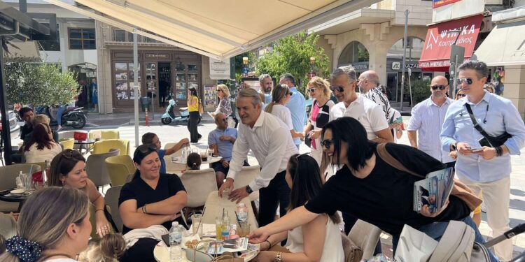 Ο Κώστας Πιστιόλας περιόδευσε στο κέντρο του Αγρινίου/Θερμή και ενθουσιώδης η ανταπόκριση των πολιτών